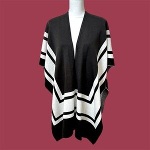 LOFT Black & White Sweater Cape with Arm Holes Size XS/S Like New
